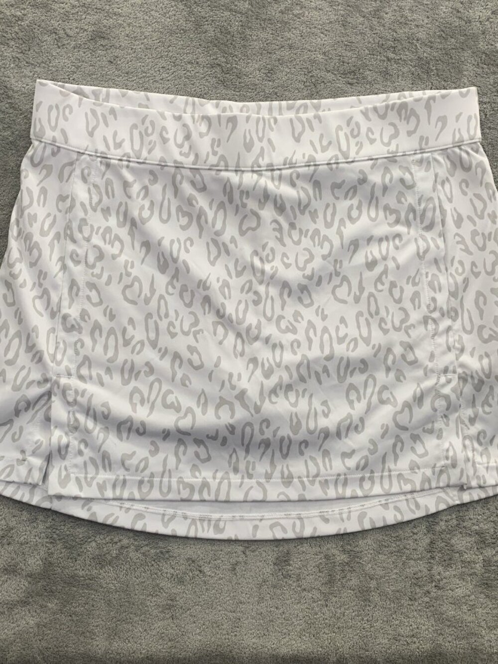 J.Lindeberg White and Light Gray Leopard Print A-Line Skort